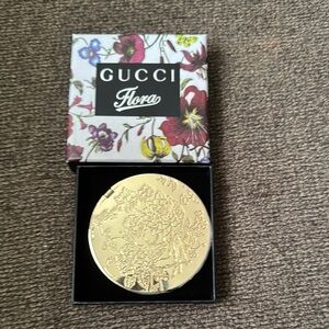 Gucci Flora Gold Compact